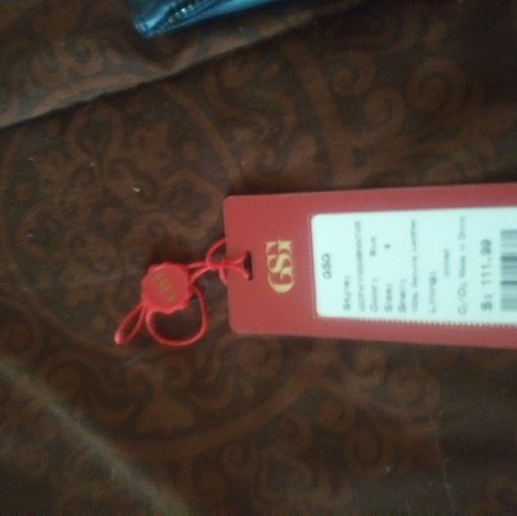 Gloves - Picture 2 of 3